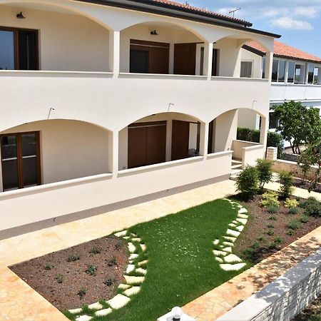 Apartmani Diana Novigrad Istria Buitenkant foto