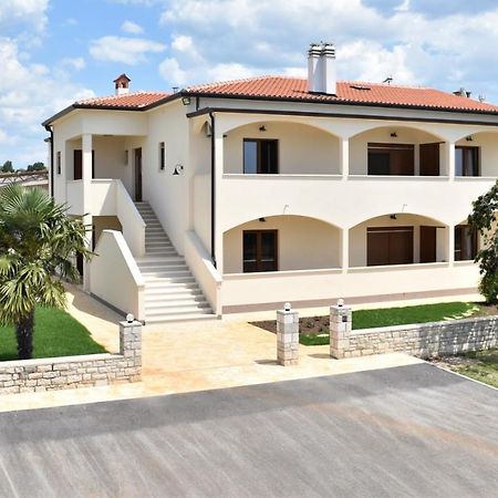 Apartmani Diana Novigrad Istria Buitenkant foto