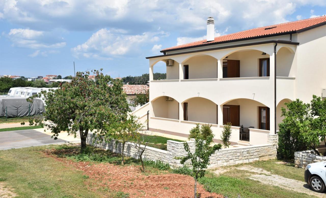 Apartmani Diana Novigrad Istria Buitenkant foto