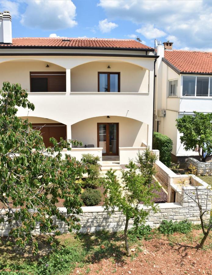 Apartmani Diana Novigrad Istria Buitenkant foto