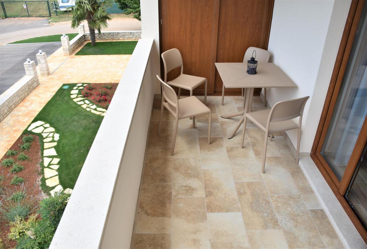 Apartmani Diana Novigrad Istria Buitenkant foto