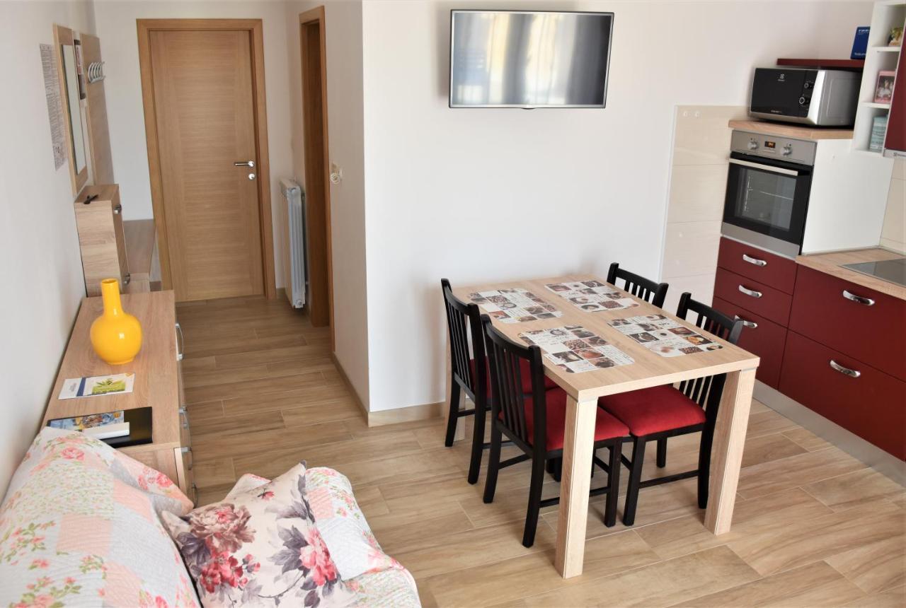Apartmani Diana Novigrad Istria Buitenkant foto