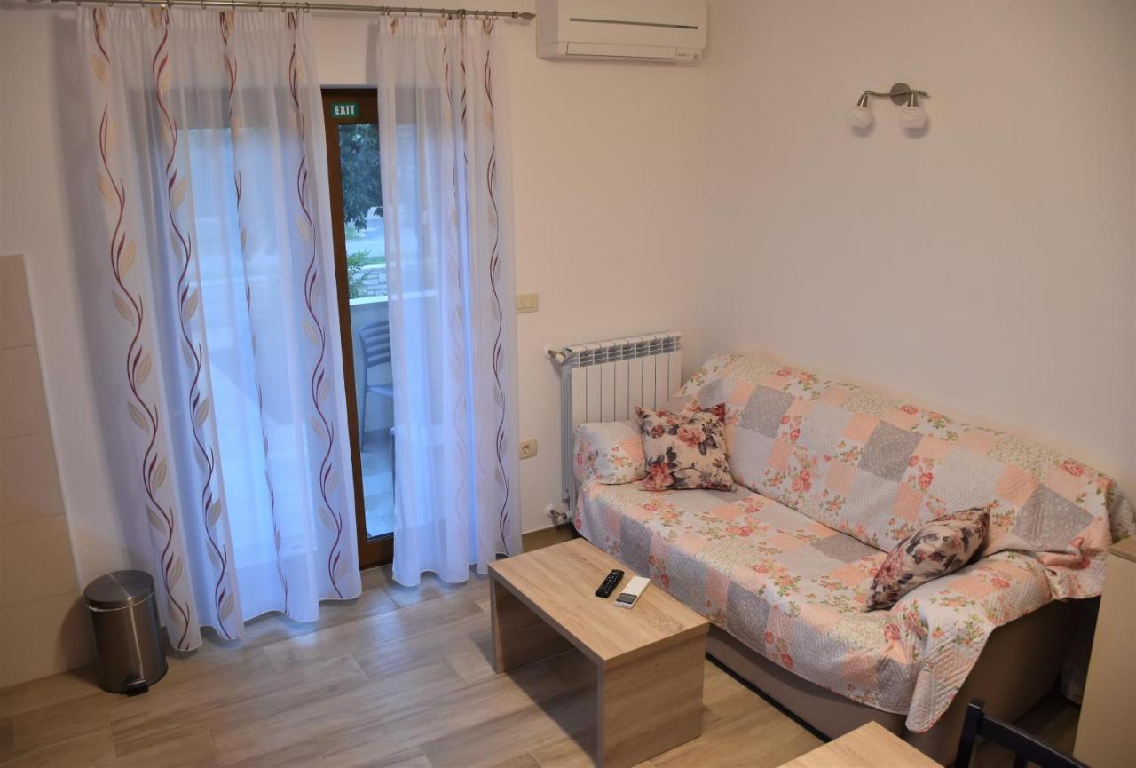 Apartmani Diana Novigrad Istria Buitenkant foto